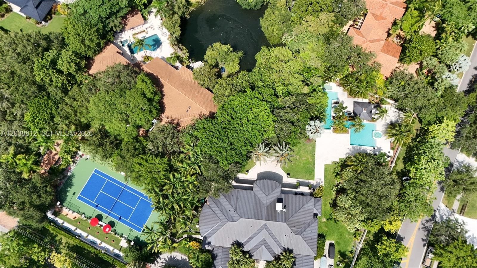 10395 SW 67th Ave, Pinecrest, FL 33156 photo 2