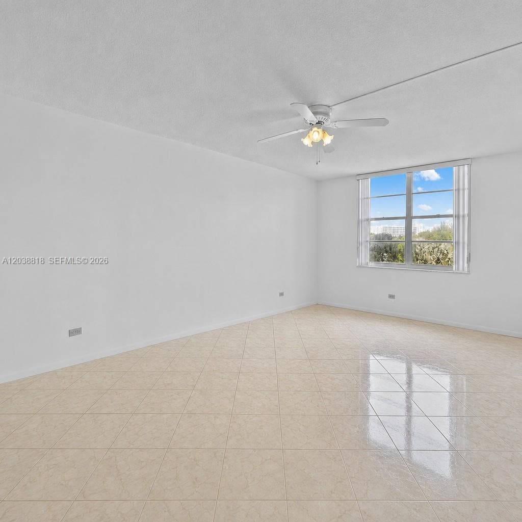 230 174th St # 404, Sunny Isles Beach, FL 33160 photo 3