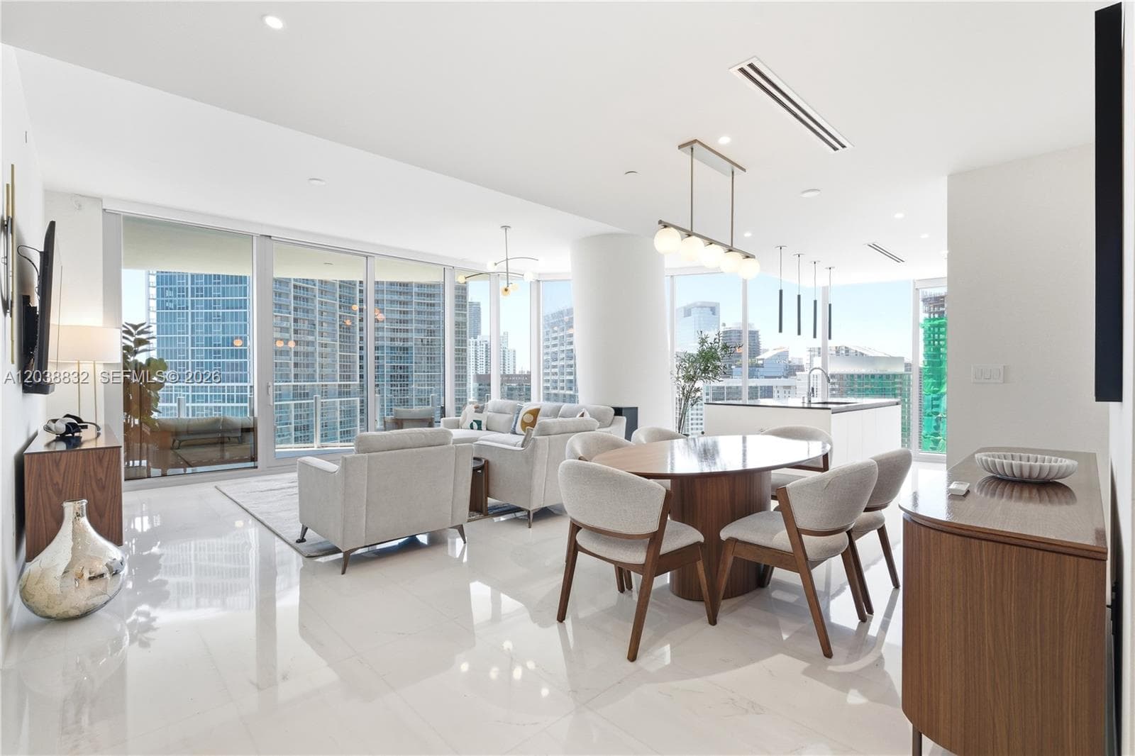300 Biscayne Boulevard Way # 4007W, Miami, FL 33131 photo 4