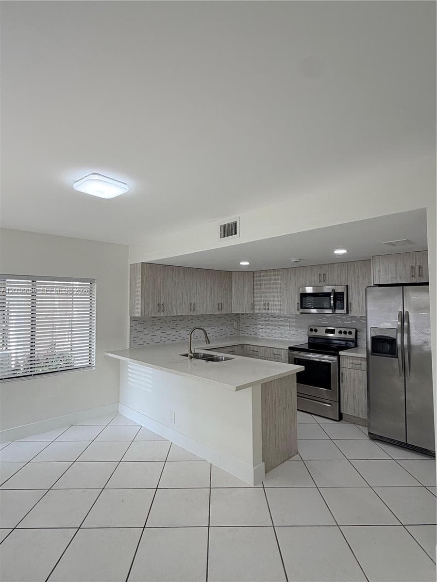 4705 SW 62nd Ave # 104, Davie, FL 33314 photo 4