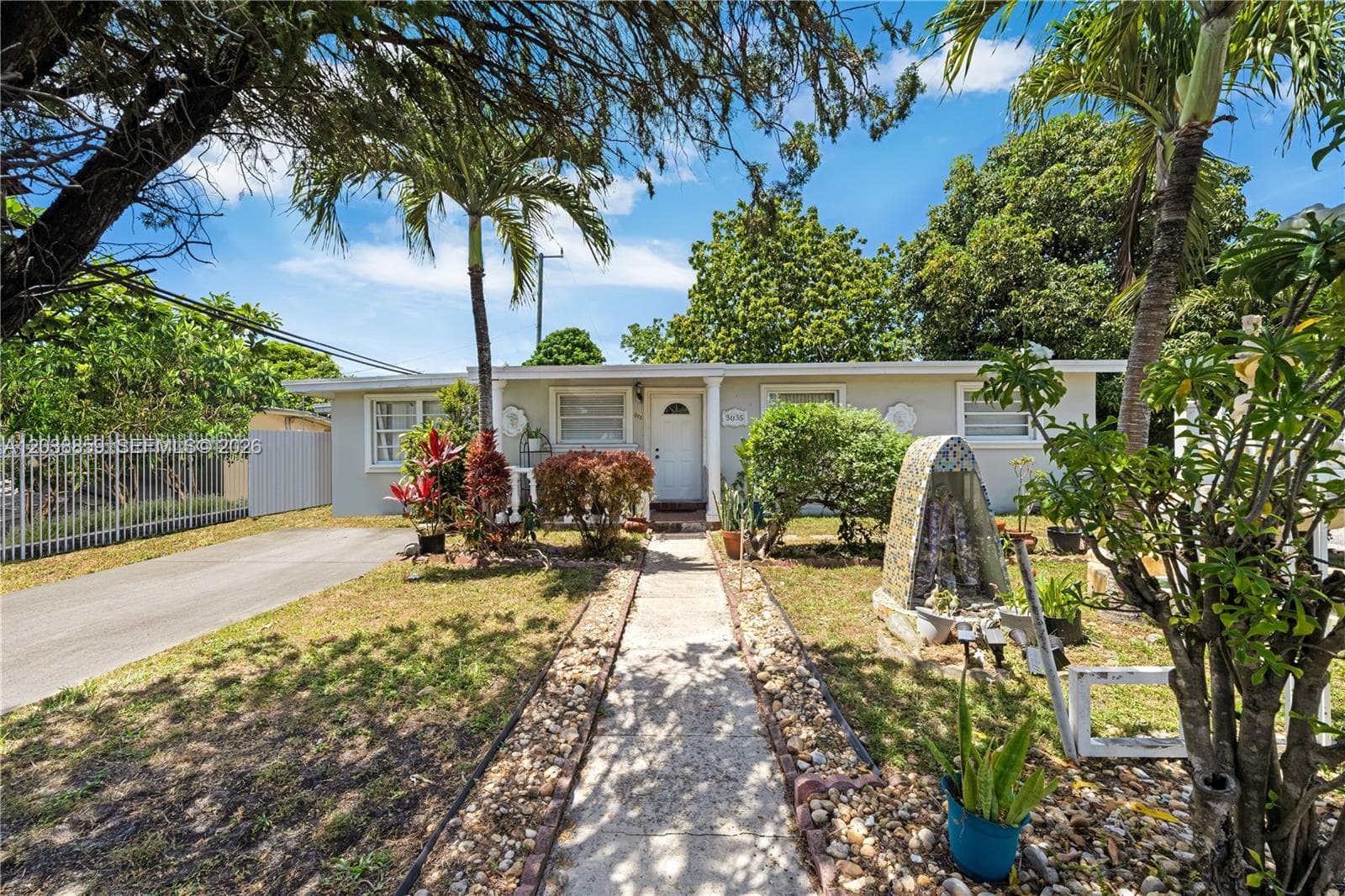 3035 NW 83 St, Miami, FL 33147 photo 2