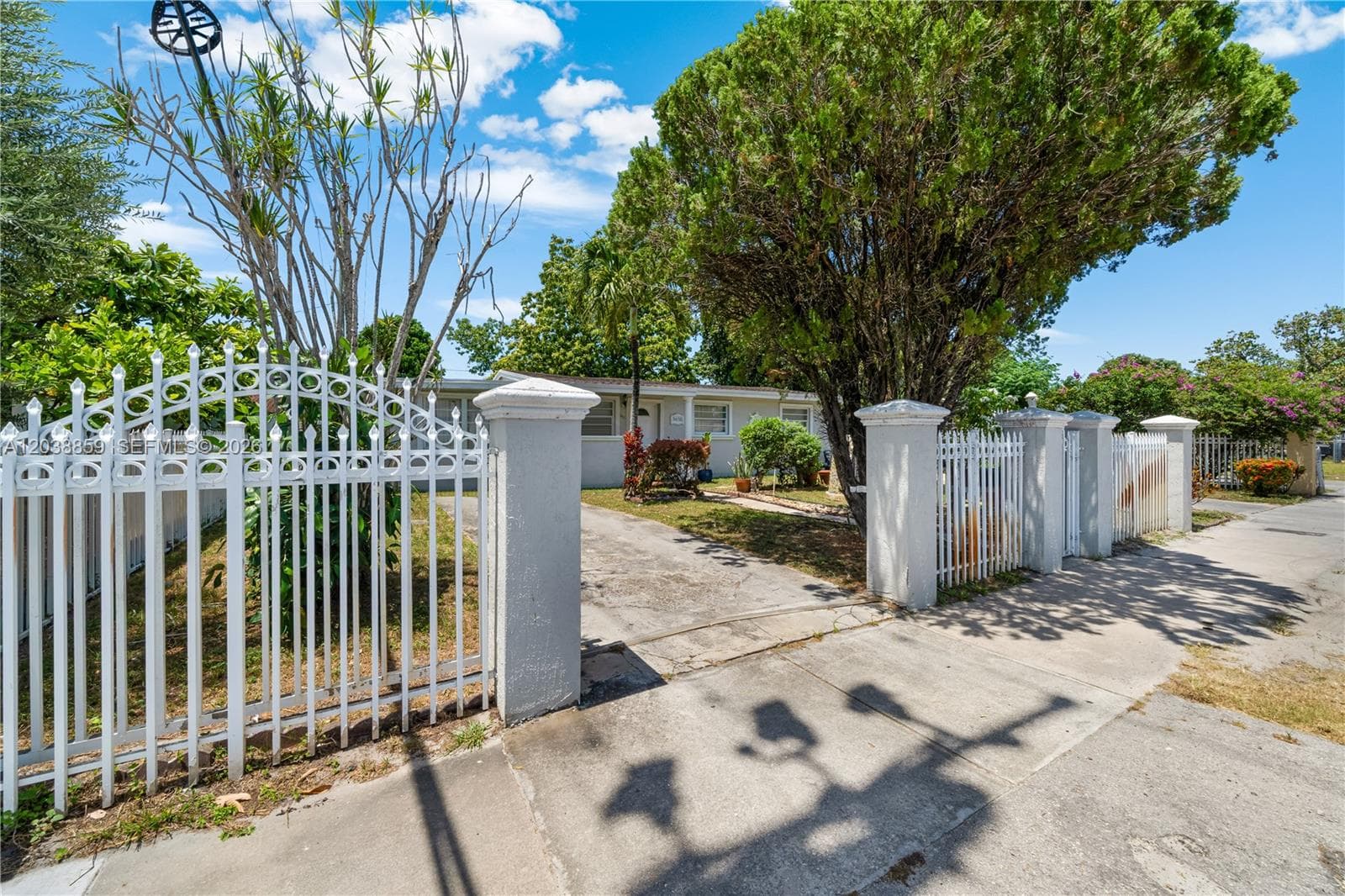 3035 NW 83 St, Miami, FL 33147 photo 3