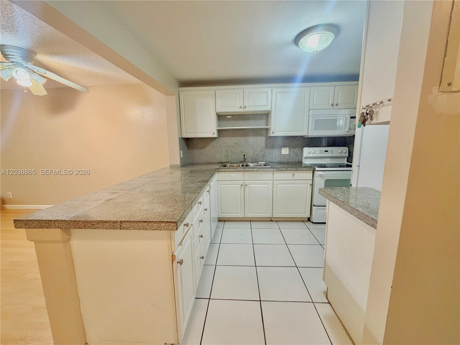 2320 S Cypress Bend Dr # 206, Pompano Beach, FL 33069 photo 5