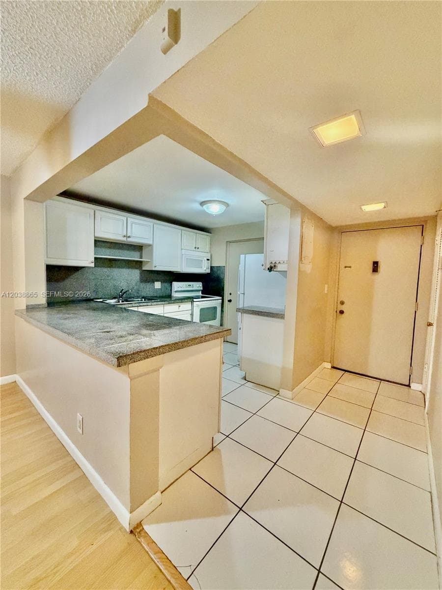 2320 S Cypress Bend Dr # 206, Pompano Beach, FL 33069 photo 4