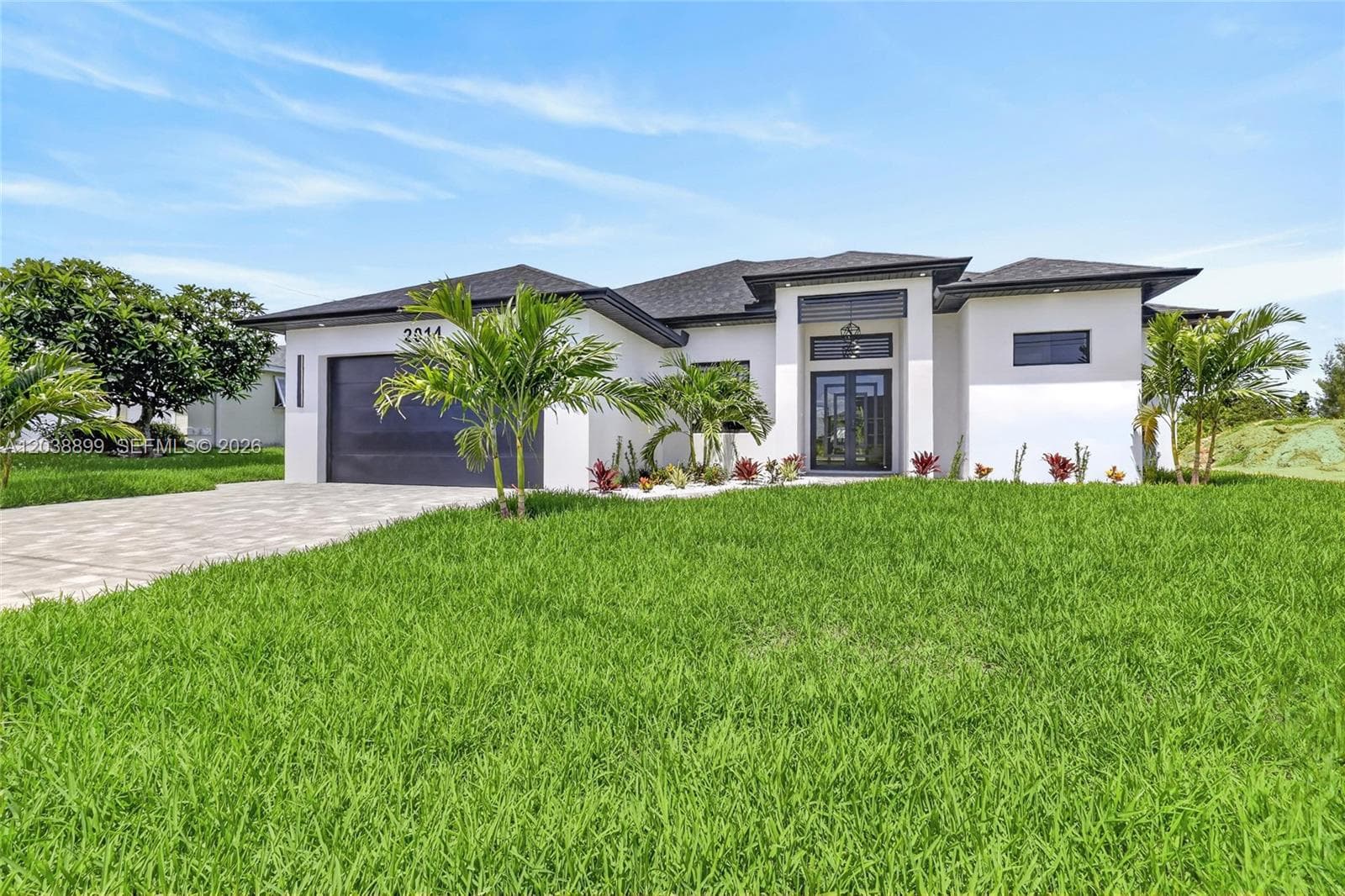2014 SW 8th PL, Cape Coral, FL 33991 photo 2