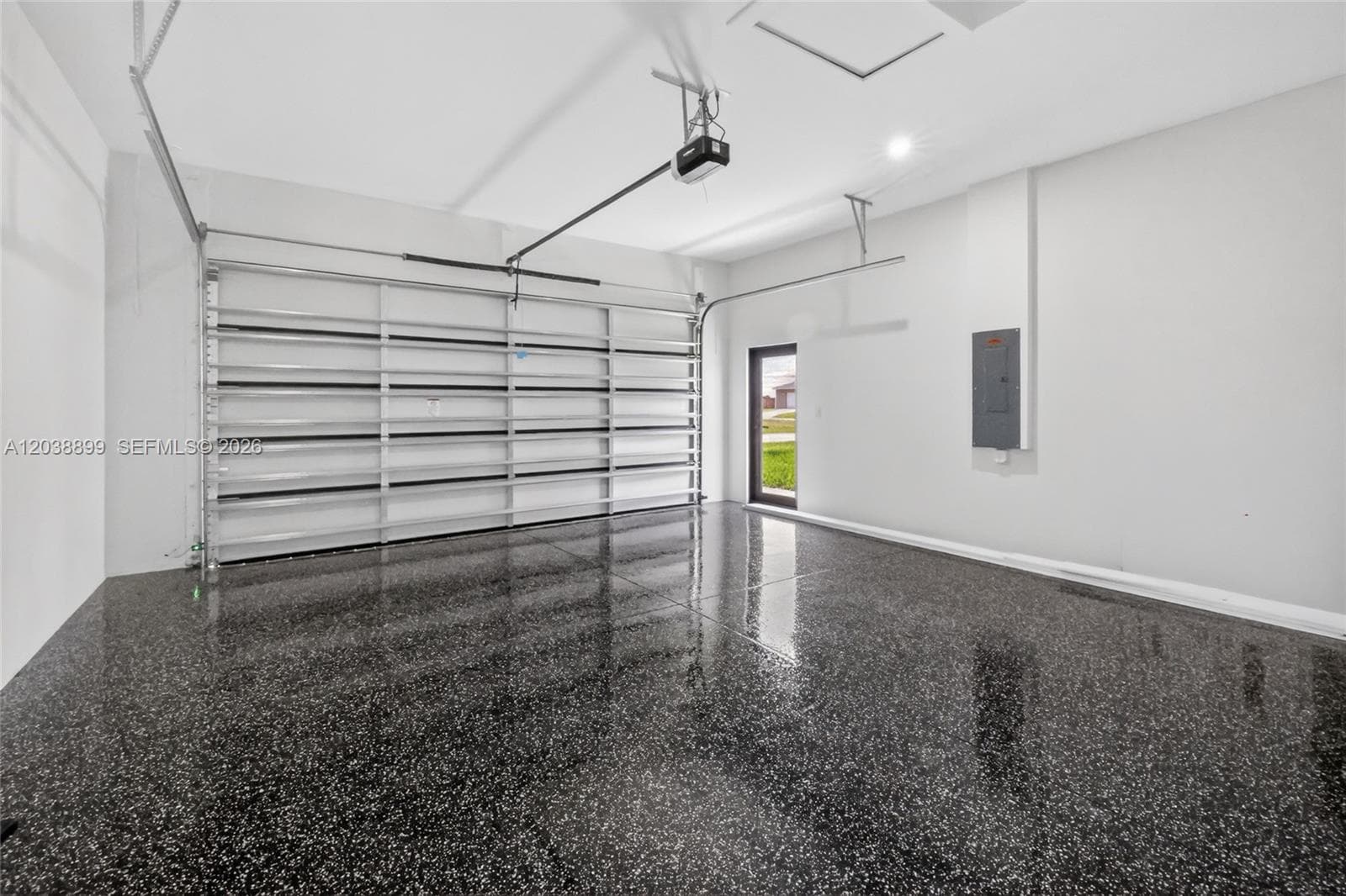2014 SW 8th PL, Cape Coral, FL 33991 photo 4