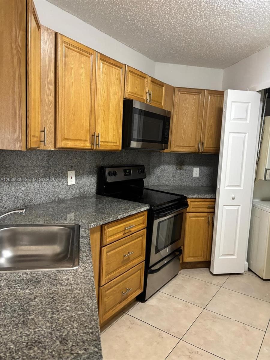 6276 NW 186th St # 204, Hialeah, FL 33015 photo 2