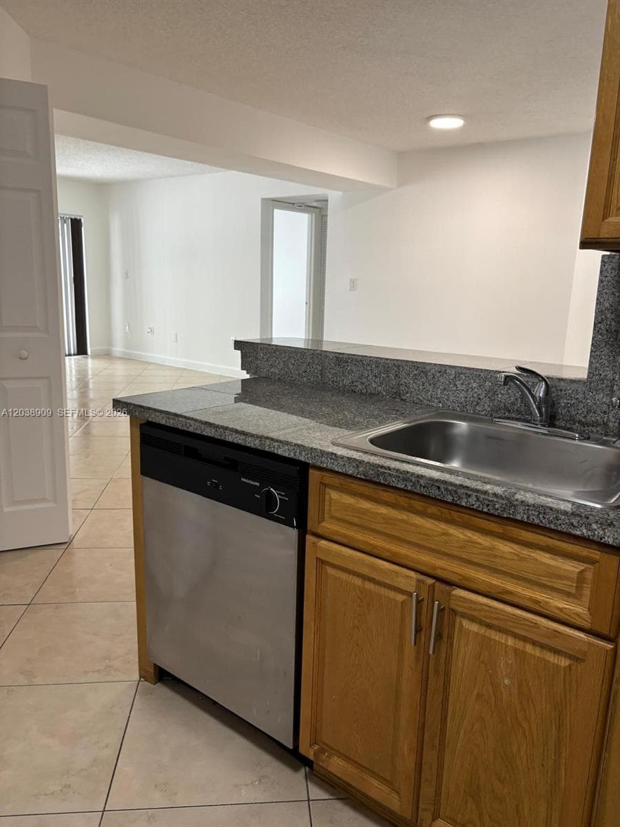 6276 NW 186th St # 204, Hialeah, FL 33015 photo 3