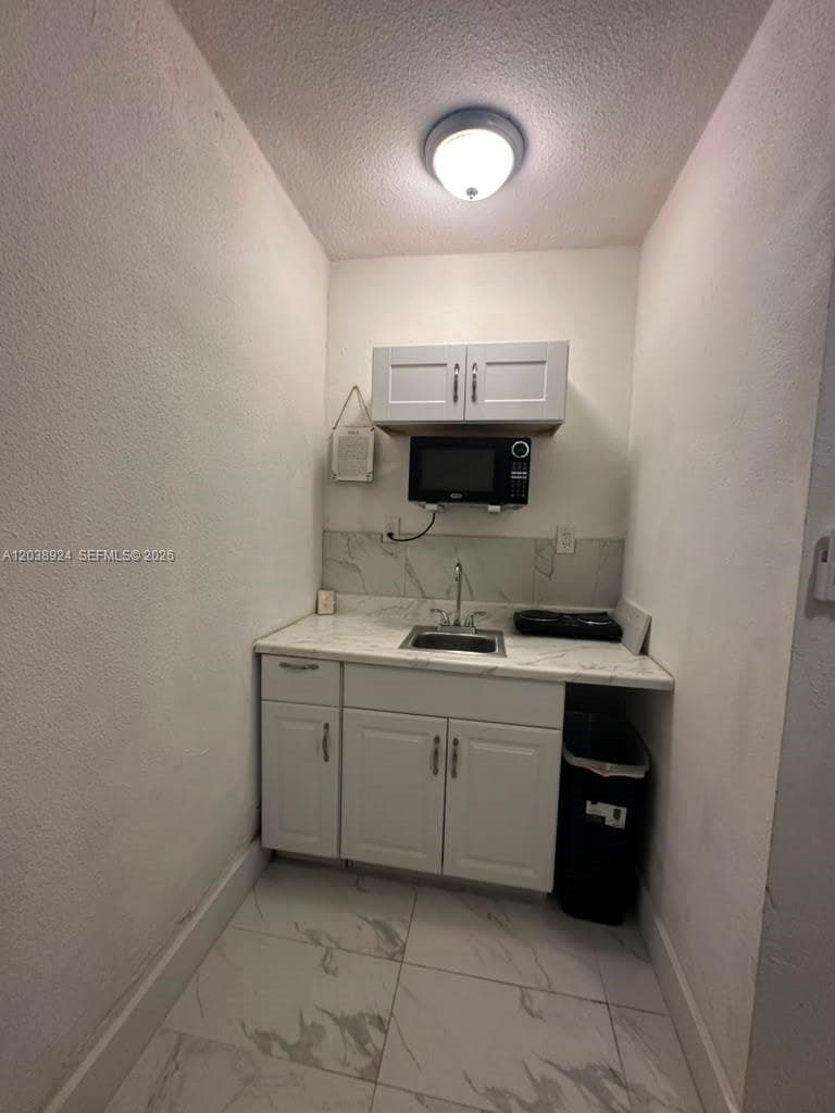 655 NW 2nd St # A, Florida City, FL 33034 photo 3