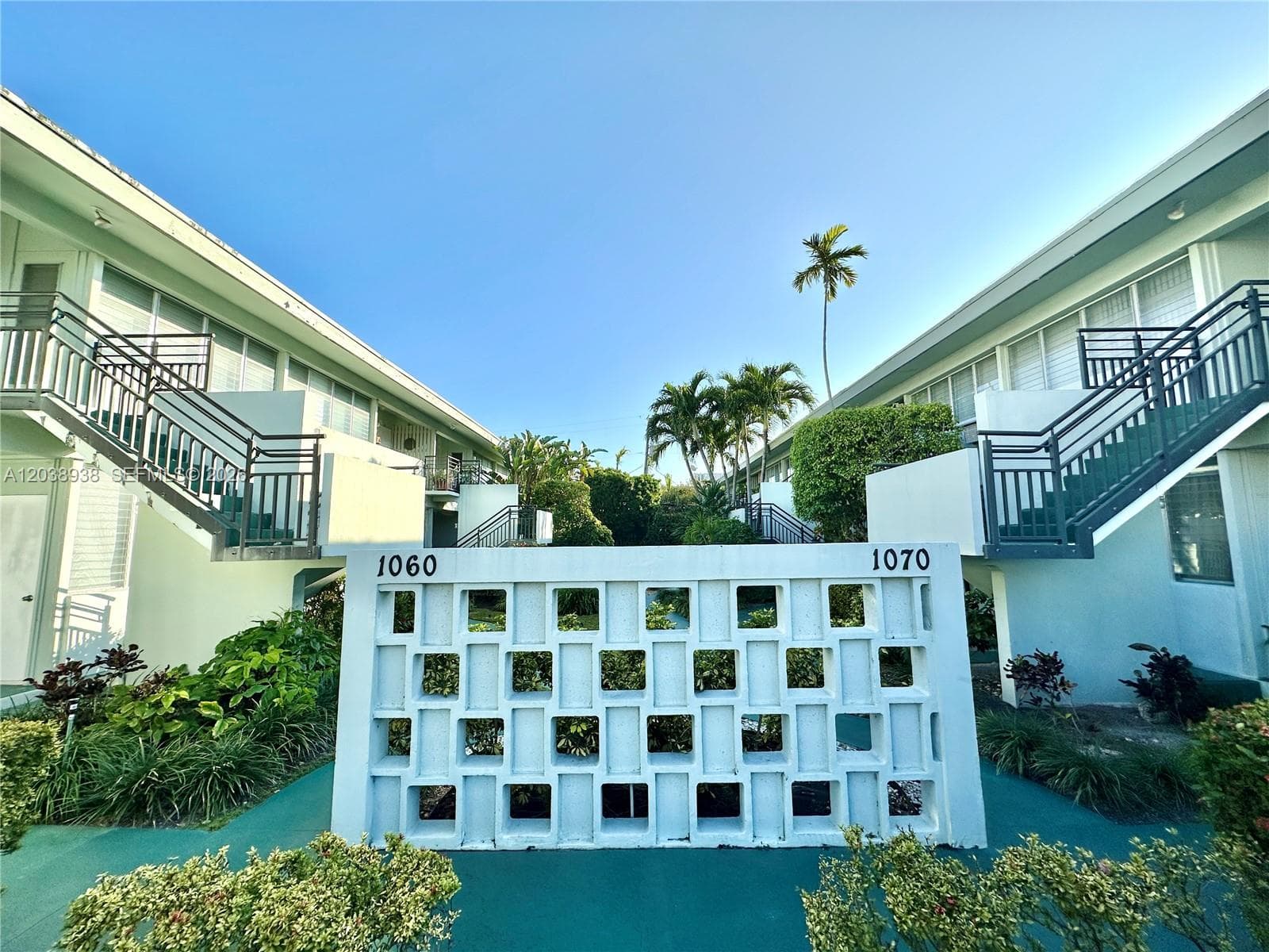 1060 98th St # 24, Bay Harbor Islands, FL 33154 photo 2