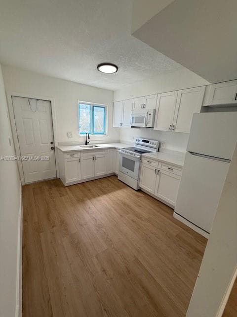 1123 N 17th Ct, Hollywood, FL 33020 photo 3