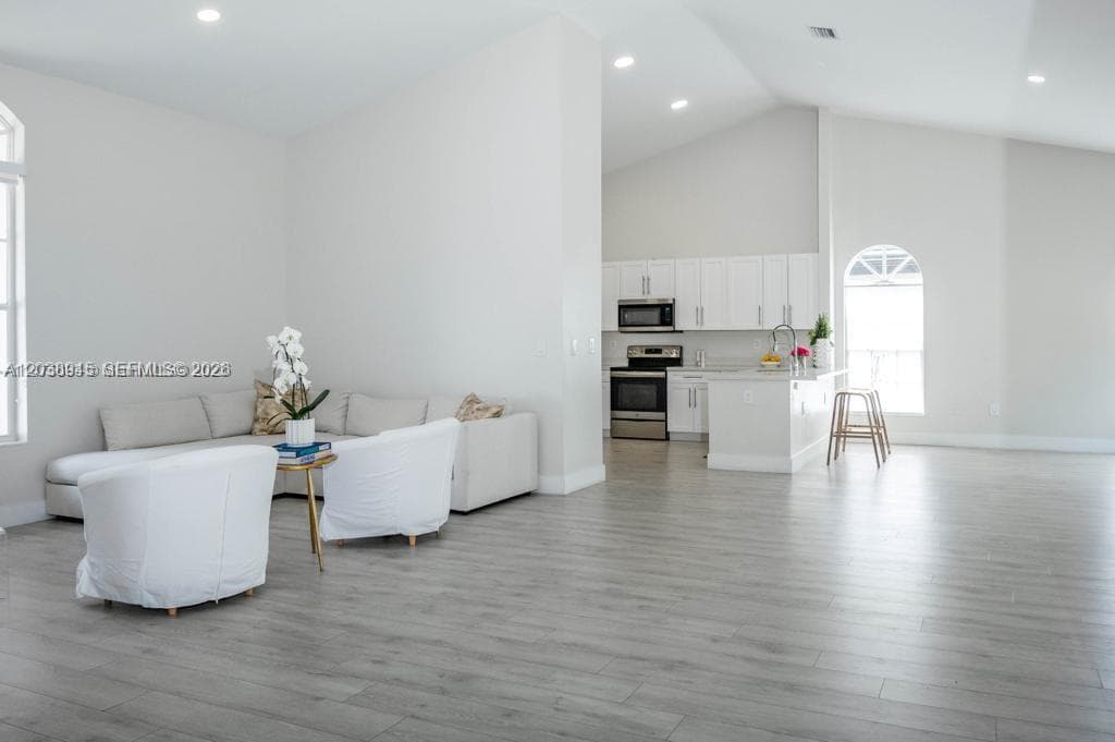 8325 NW 161st Ter, Miami Lakes, FL 33016 photo 2
