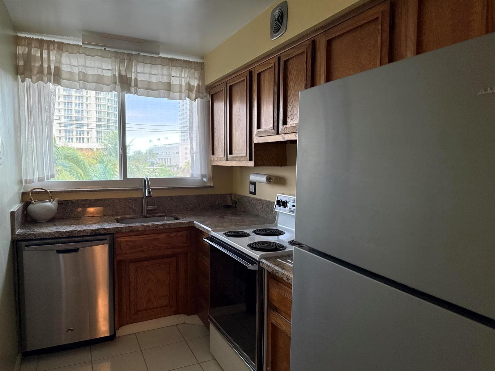 524 Orton Avenue # 403, Fort Lauderdale, FL 33304 photo 4