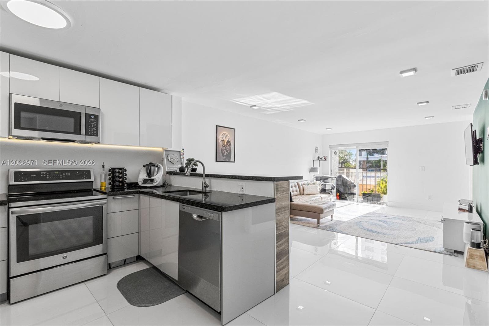 6545 Indian Creek Dr # 306, Miami Beach, FL 33141 photo 2
