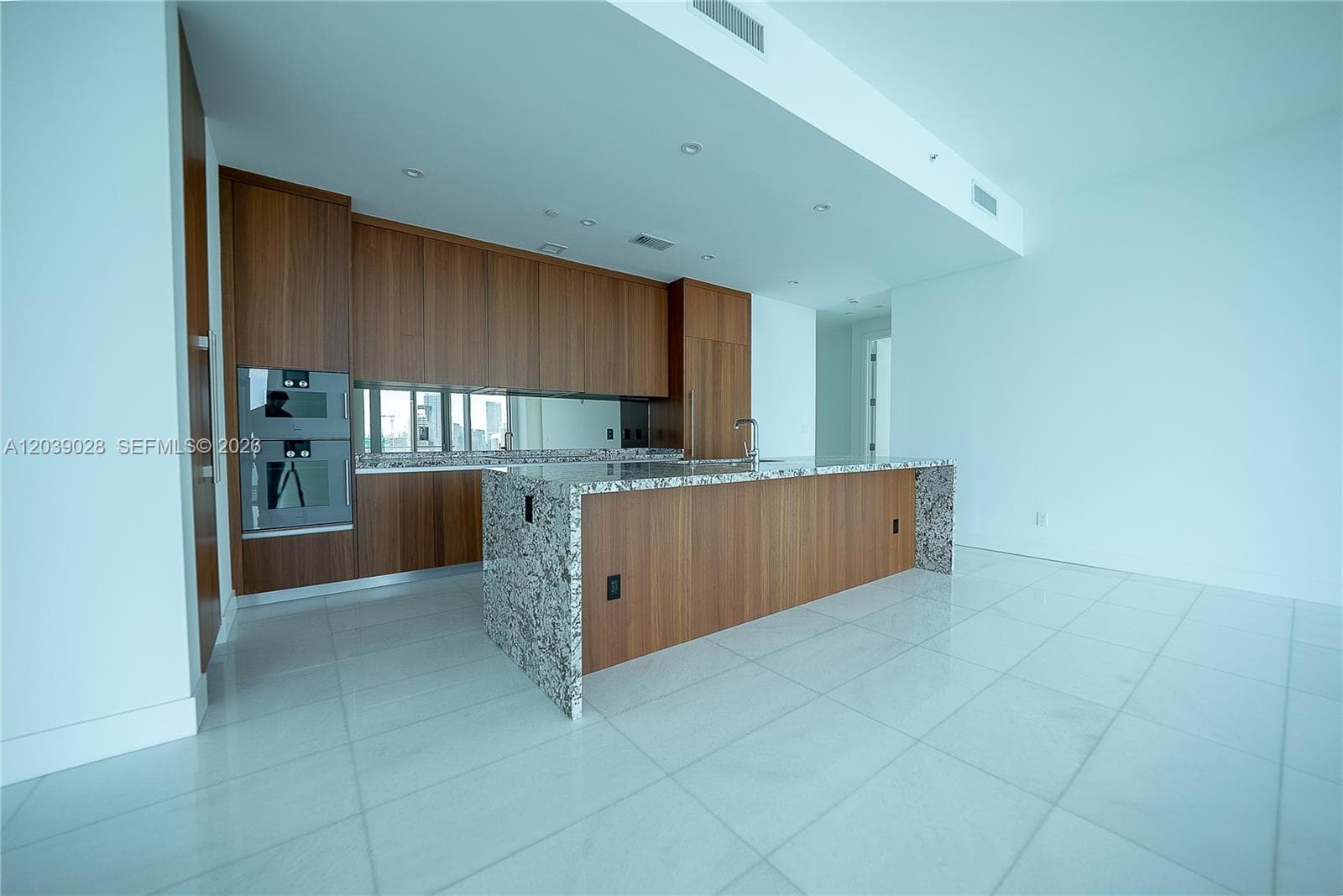 175 SE 25th Rd # 2704, Miami, FL 33129 photo 3