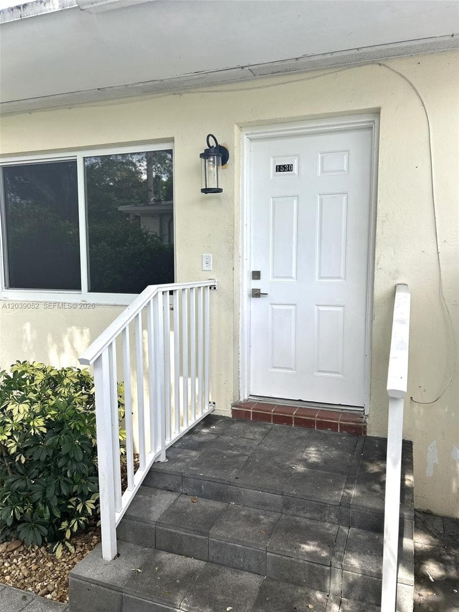 1530 NE 110th Ter # FRONT, Miami, FL 33161 photo 2