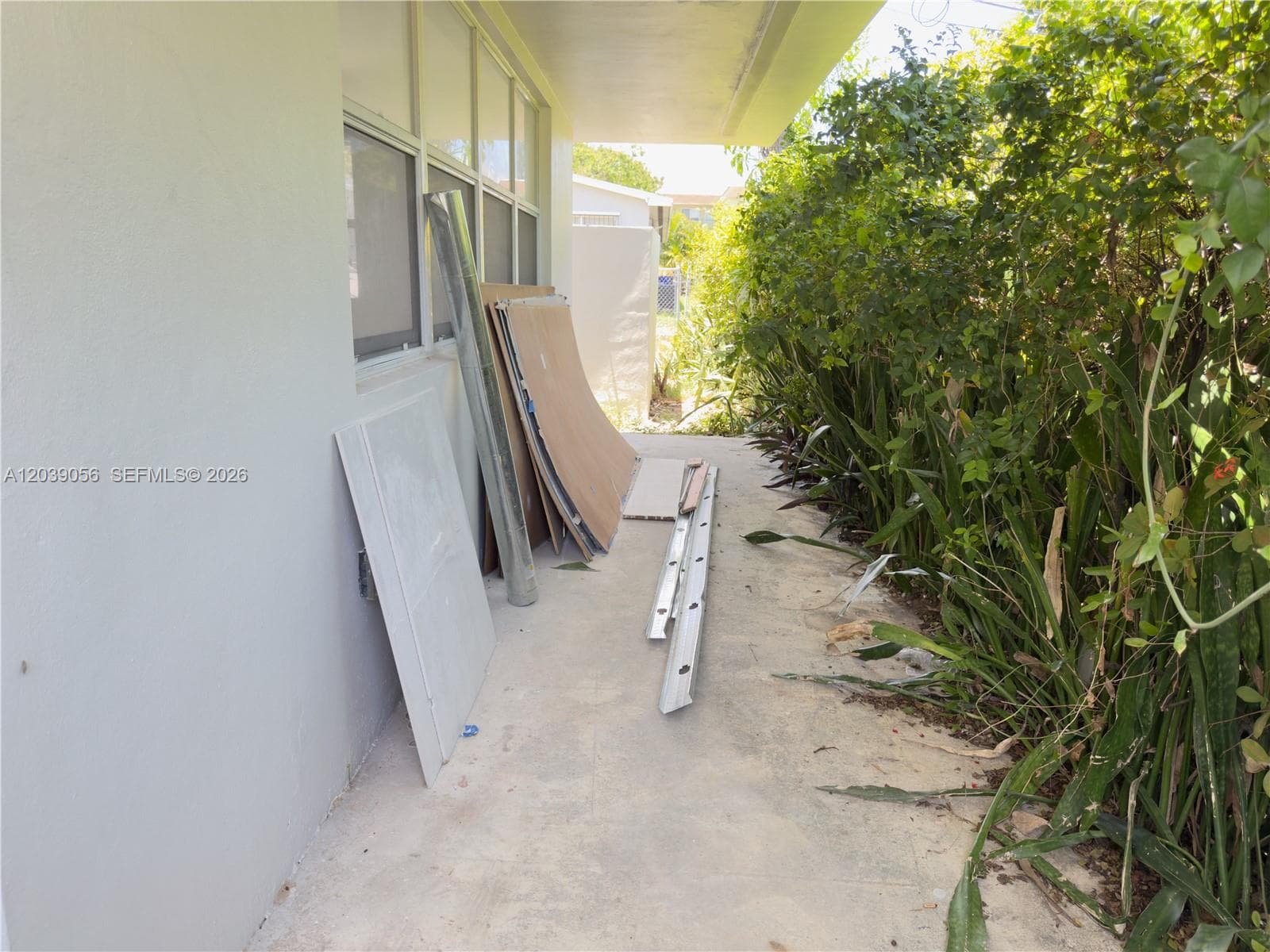 2191 NE 167th St # 5, North Miami Beach, FL 33162 photo 2