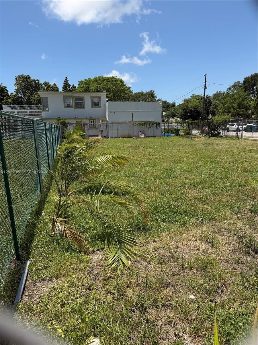 810 NW 79th St, Miami, FL 33150 photo 4