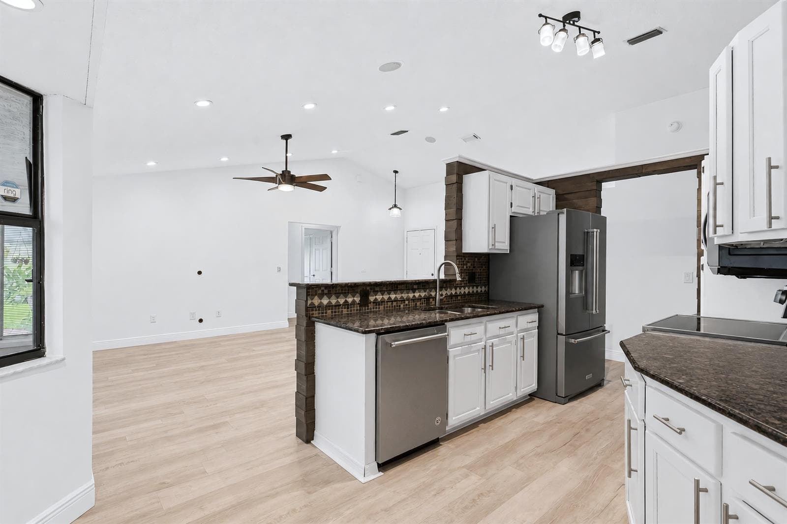 117 Sherwood Drive, Royal Palm Beach, FL 33411 photo 4