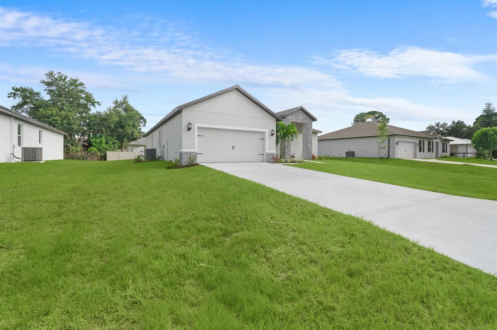 8016 102nd Court, Vero Beach, FL 32967 photo 2
