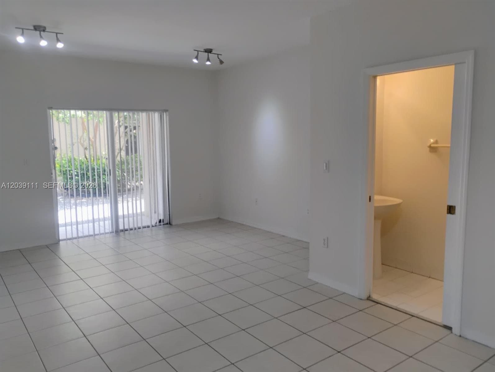 5725 NW 114th Path # 107, Doral, FL 33178 photo 3