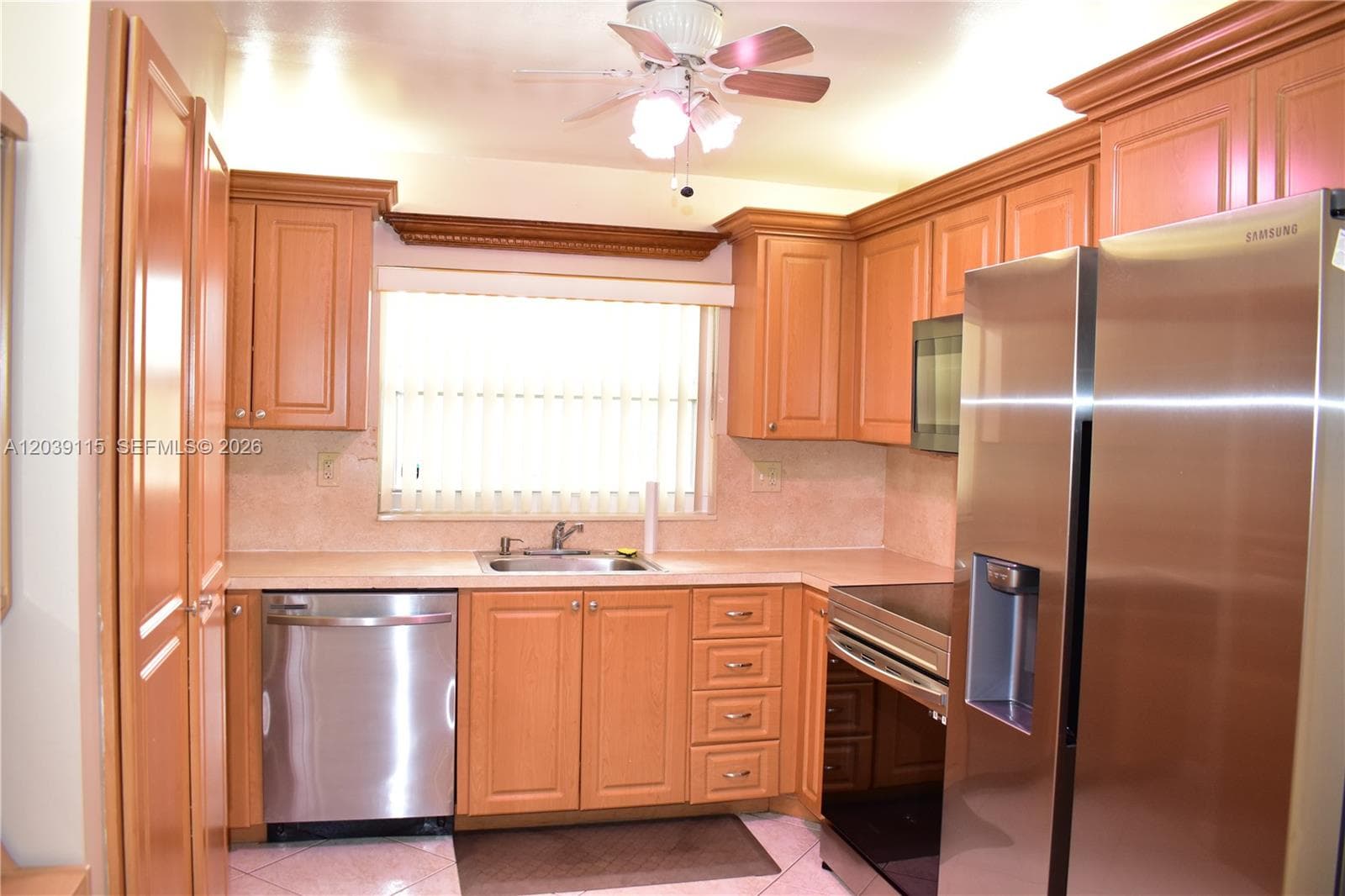 9300 Sunrise Lakes Blvd # 208, Sunrise, FL 33322 photo 2