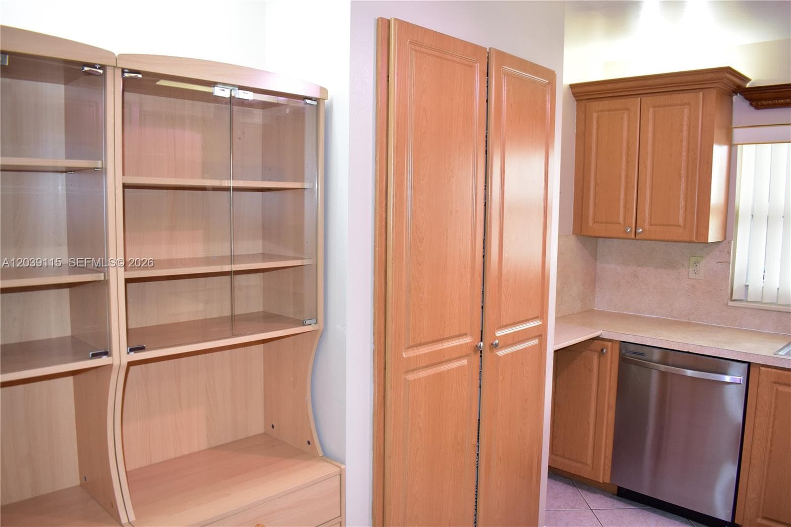 9300 Sunrise Lakes Blvd # 208, Sunrise, FL 33322 photo 4