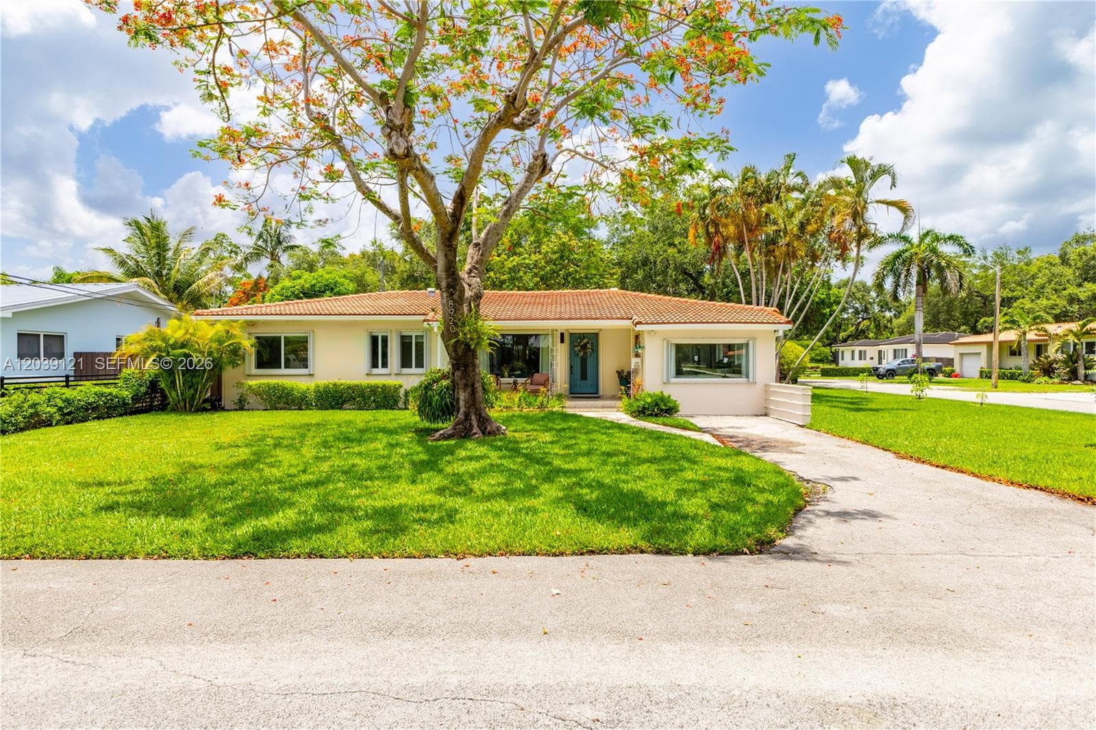 8920 NE 9th Ct, Miami, FL 33138 photo 2