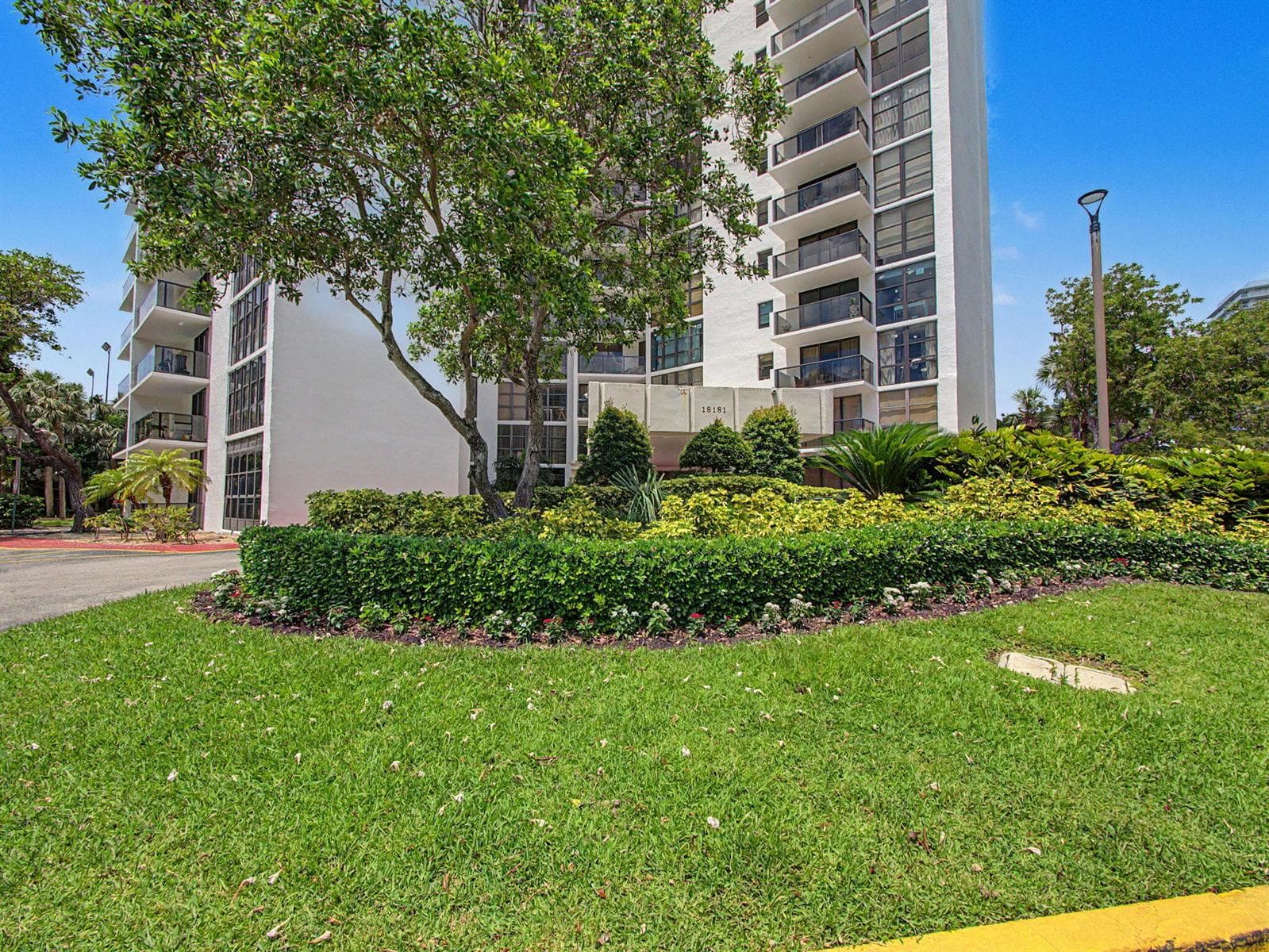 18181 NE 31st Court # 1807, Aventura, FL 33160 photo 2