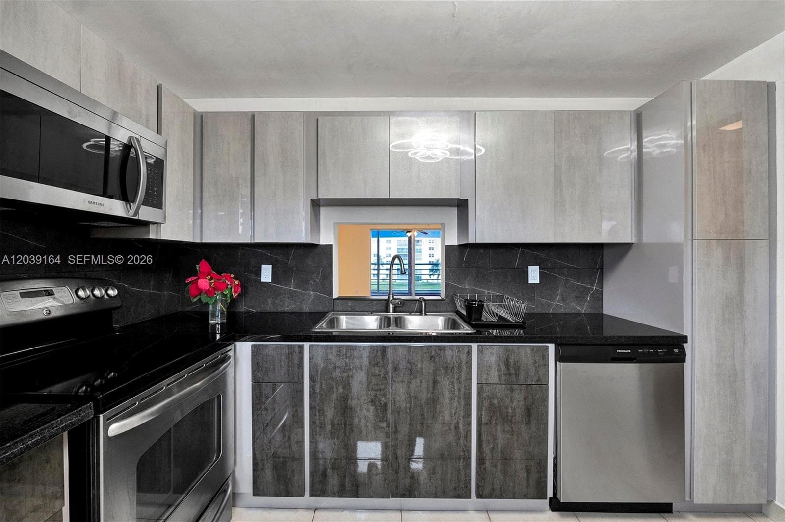 431 SE 3rd St # 402, Dania Beach, FL 33004 photo 3