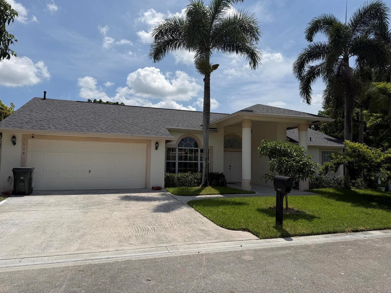 1608 Doral Drive, FL 33413 photo 2