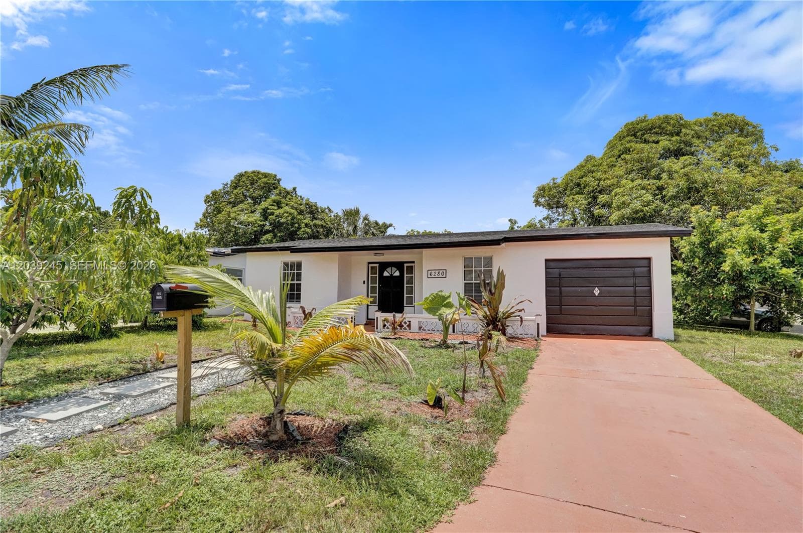 6280 SW 8th Pl, North Lauderdale, FL 33068 photo 2