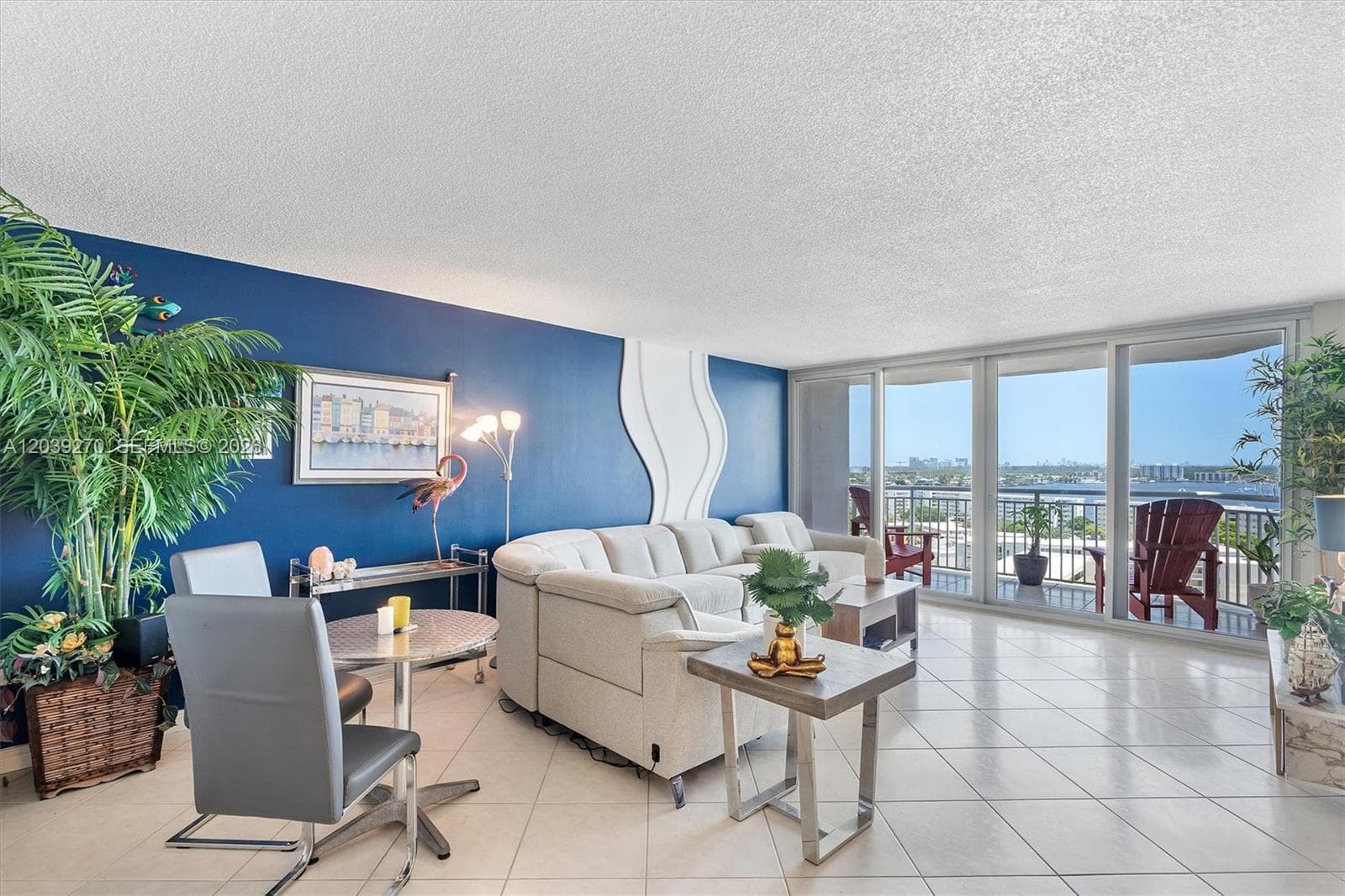 18031 Biscayne Blvd # 1401, Aventura, FL 33160 photo 2