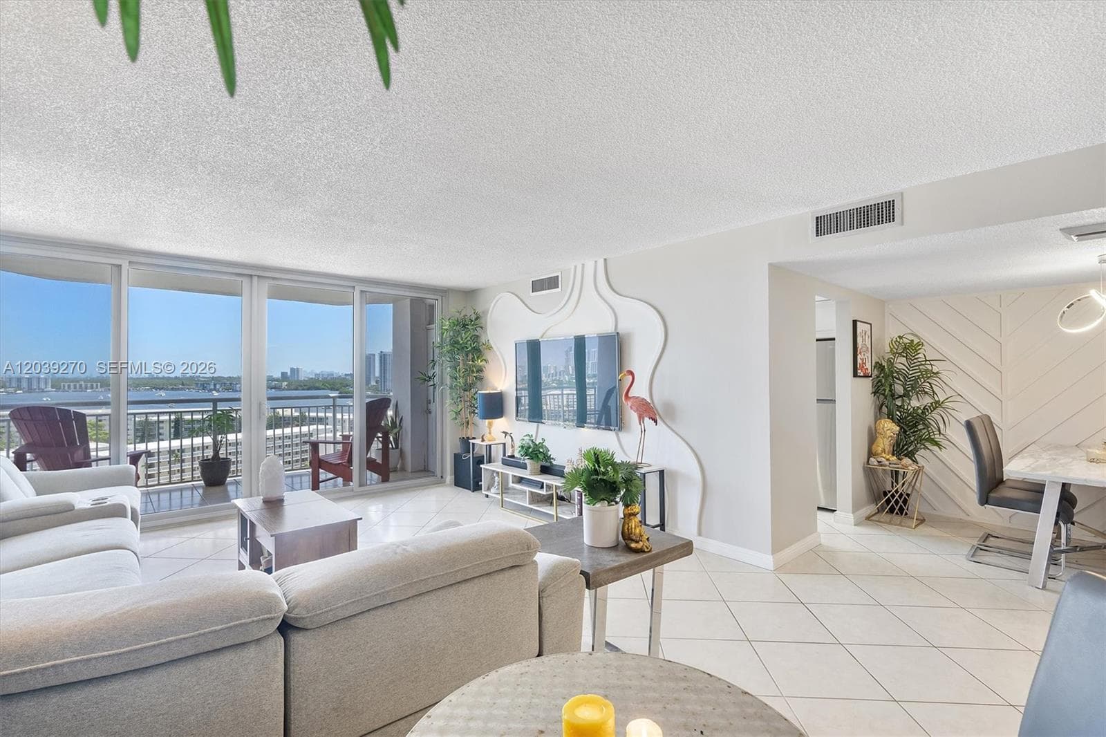 18031 Biscayne Blvd # 1401, Aventura, FL 33160 photo 4