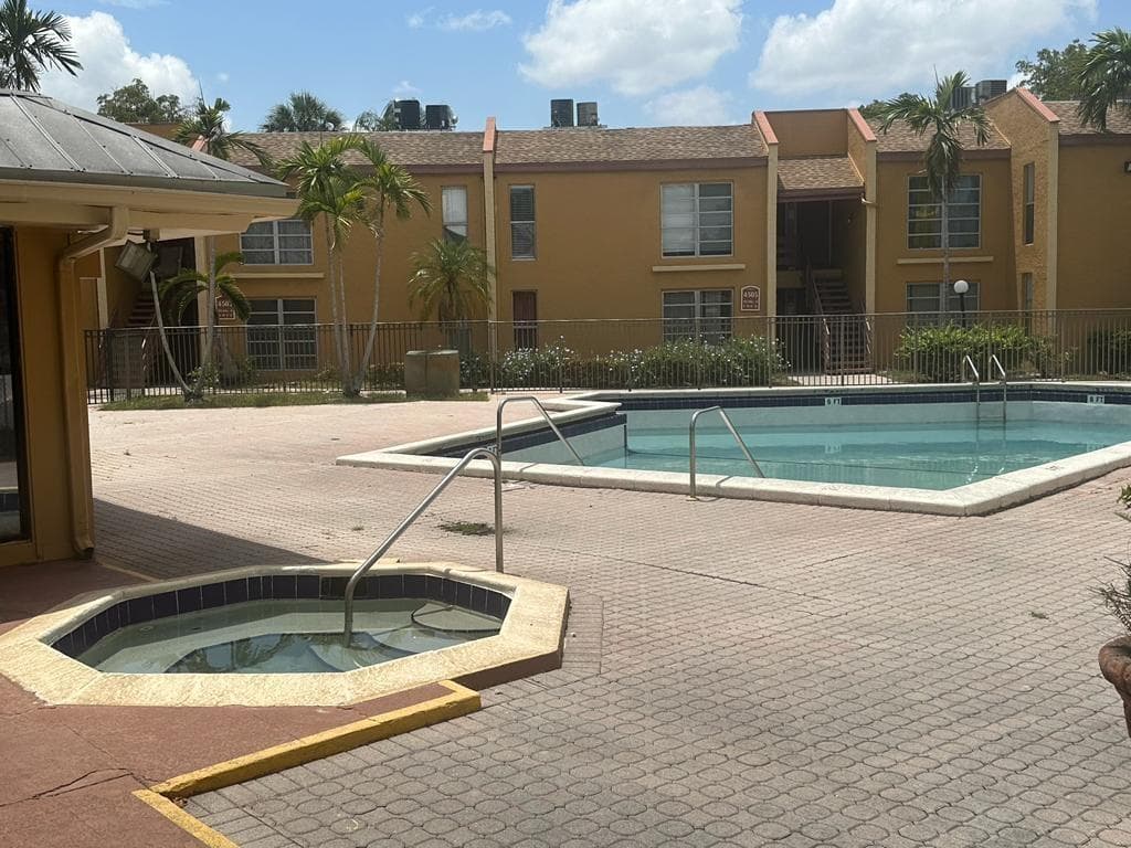 4545 Treehouse Lane # G, Tamarac, FL 33319 photo 3