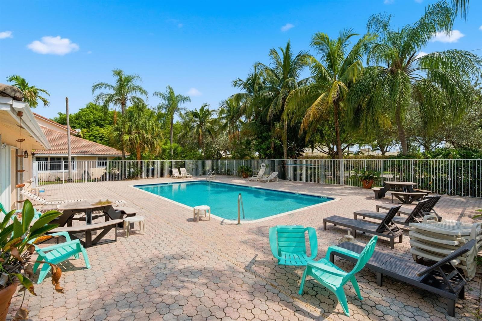 8417 NW 40th Court, Sunrise, FL 33351 photo 4