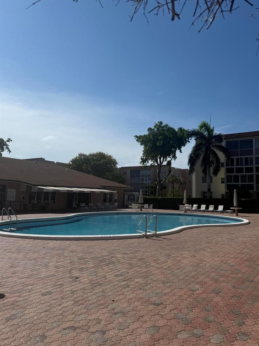 2811 Somerset Drive # 118, Lauderdale Lakes, FL 33311 photo 3