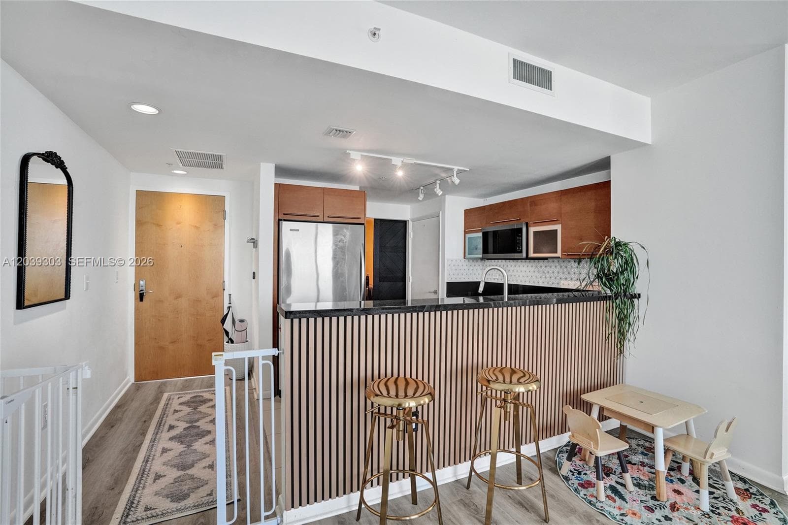 244 Biscayne Blvd # 3409, Miami, FL 33132 photo 4