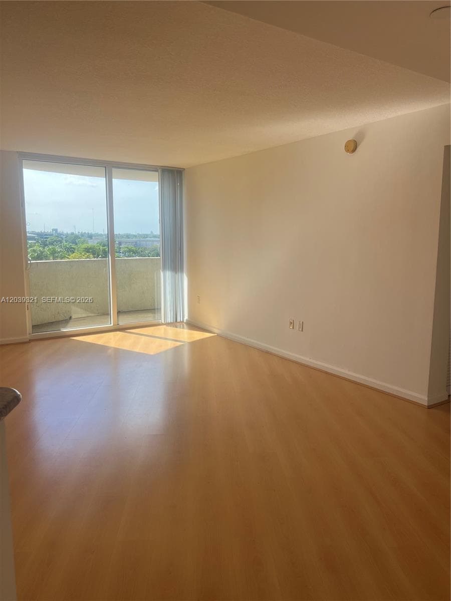 19501 W Country Club Dr # 611, Aventura, FL 33180 photo 5