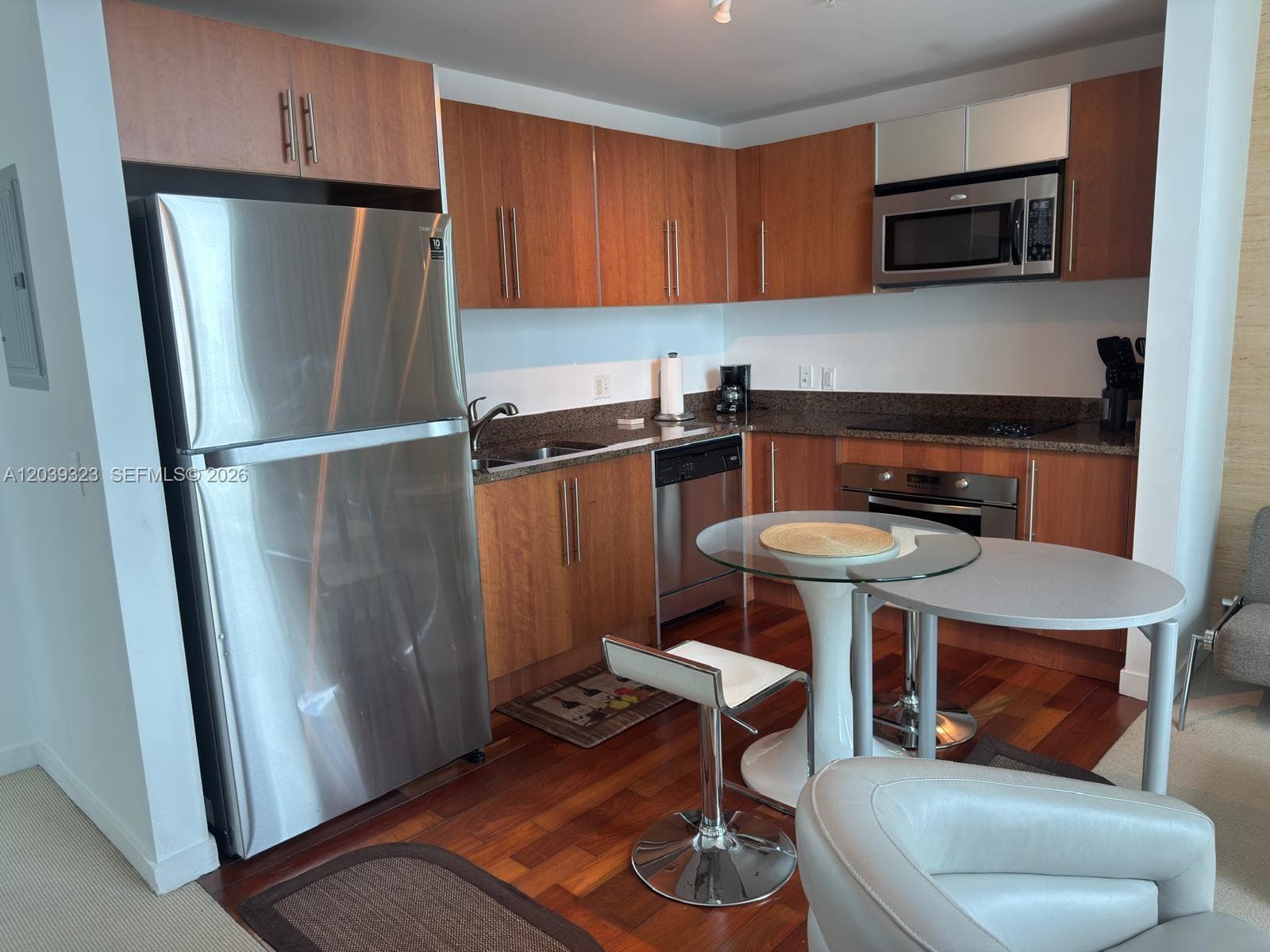 300 S Biscayne Blvd # T-3703, Miami, FL 33131 photo 3