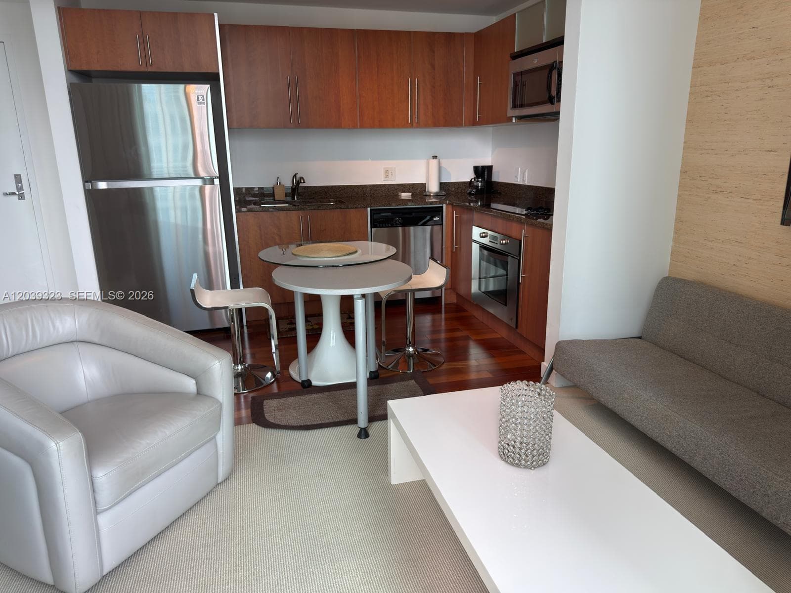 300 S Biscayne Blvd # T-3703, Miami, FL 33131 photo 4