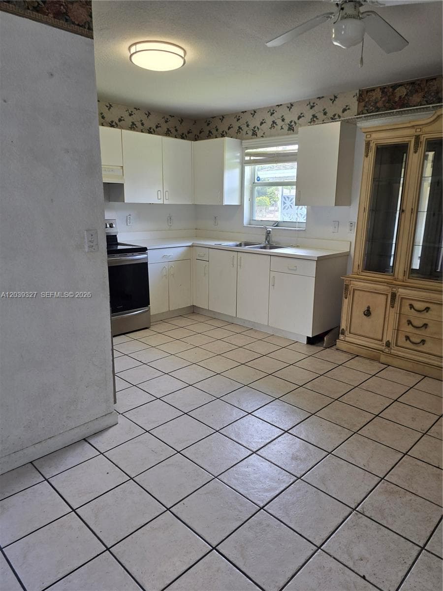 2581 NW 15th Ct, Fort Lauderdale, FL 33311 photo 5