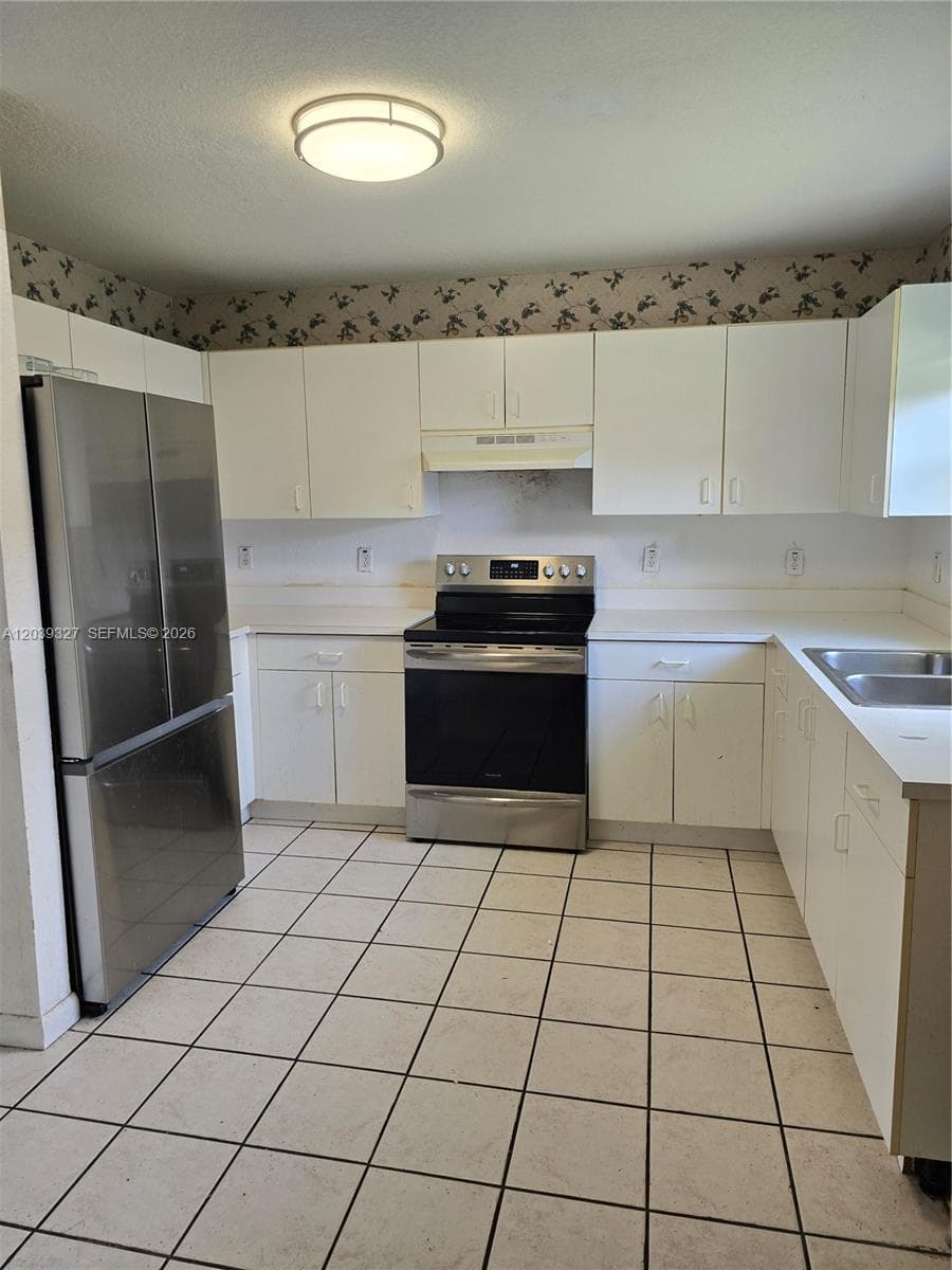 2581 NW 15th Ct, Fort Lauderdale, FL 33311 photo 4