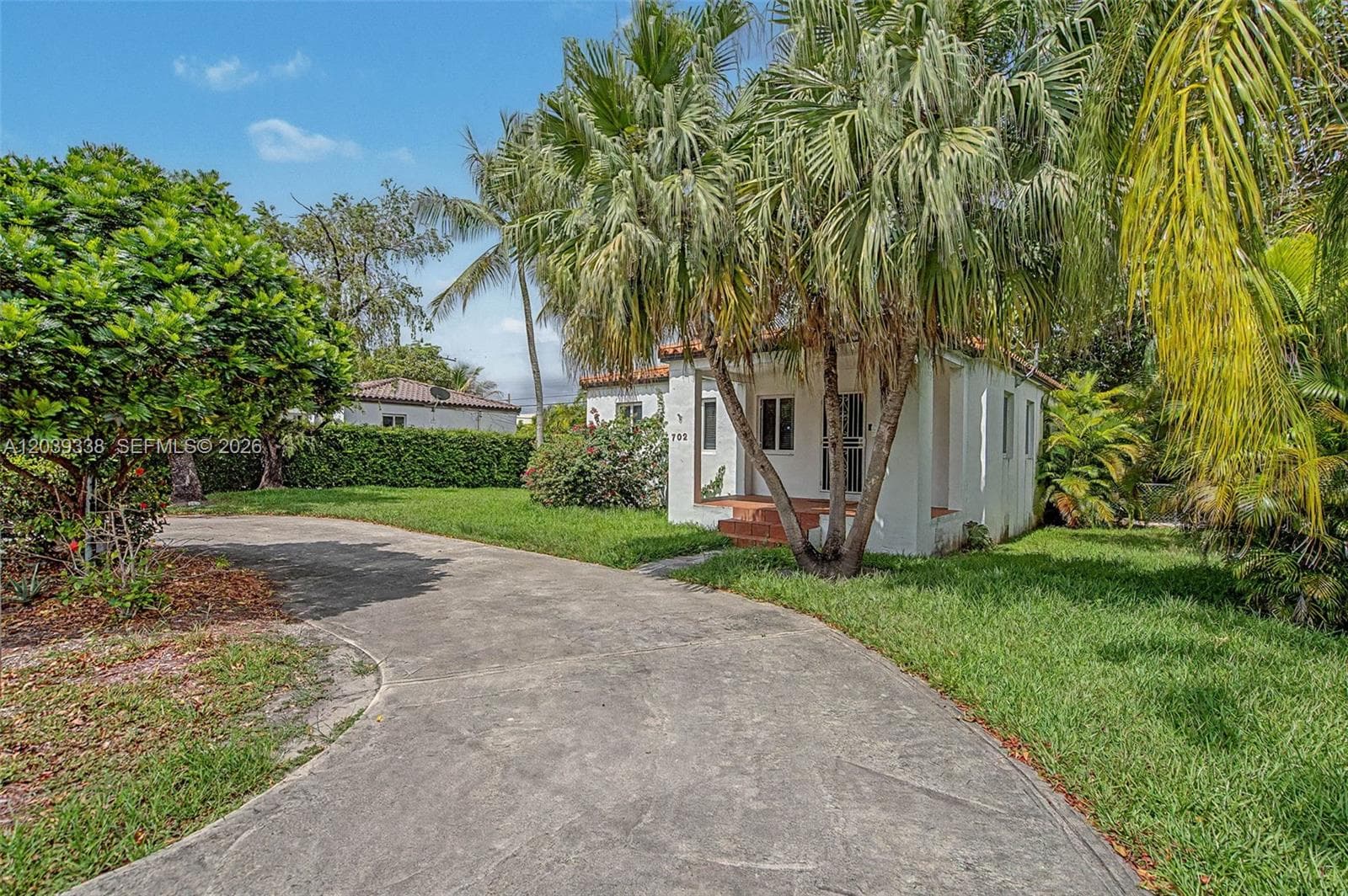 702 Boabadilla, Coral Gables, FL 33134 photo 3