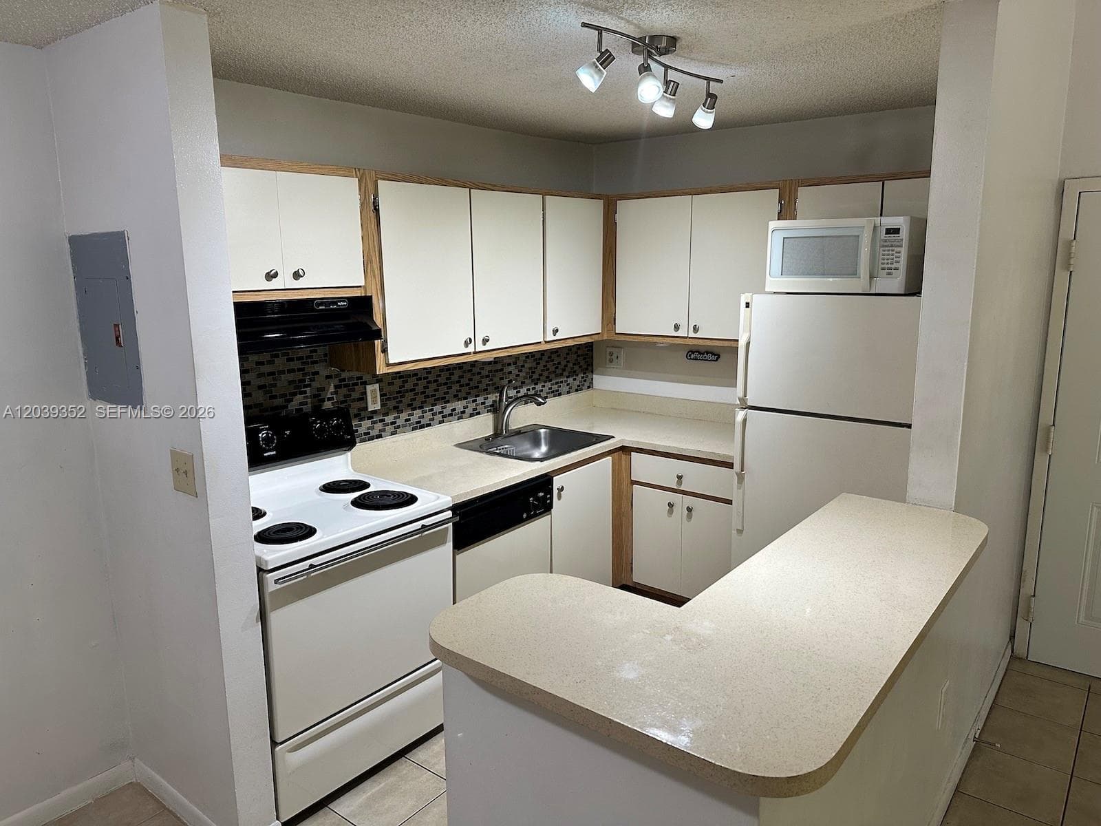 7200 NW 179th St # 311, Hialeah, FL 33015 photo 3