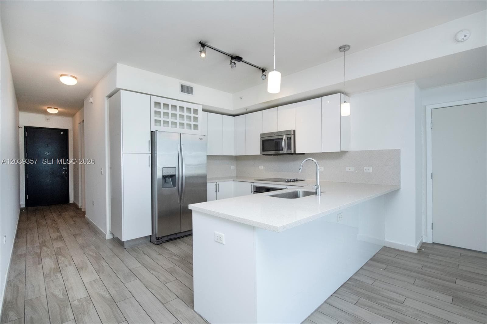 999 SW 1st Ave # 2402, Miami, FL 33130 photo 4