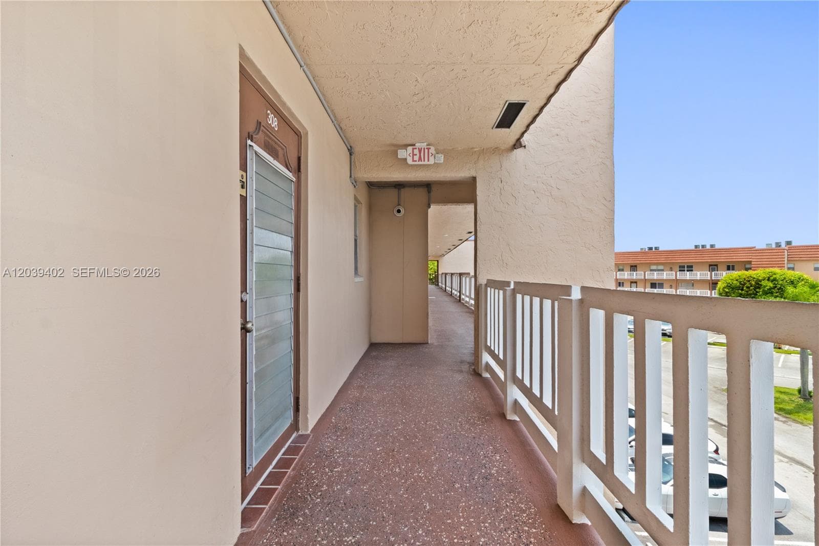 9281 Sunrise Lakes Blvd # 308, Sunrise, FL 33322 photo 2