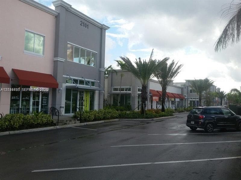 2101 SW 101st Ave # 6-204, Miramar, FL 33025 photo 3