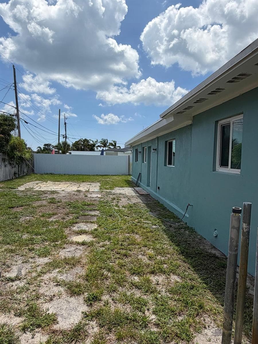 1405 6th Street, West Palm Beach, FL 33401 photo 2