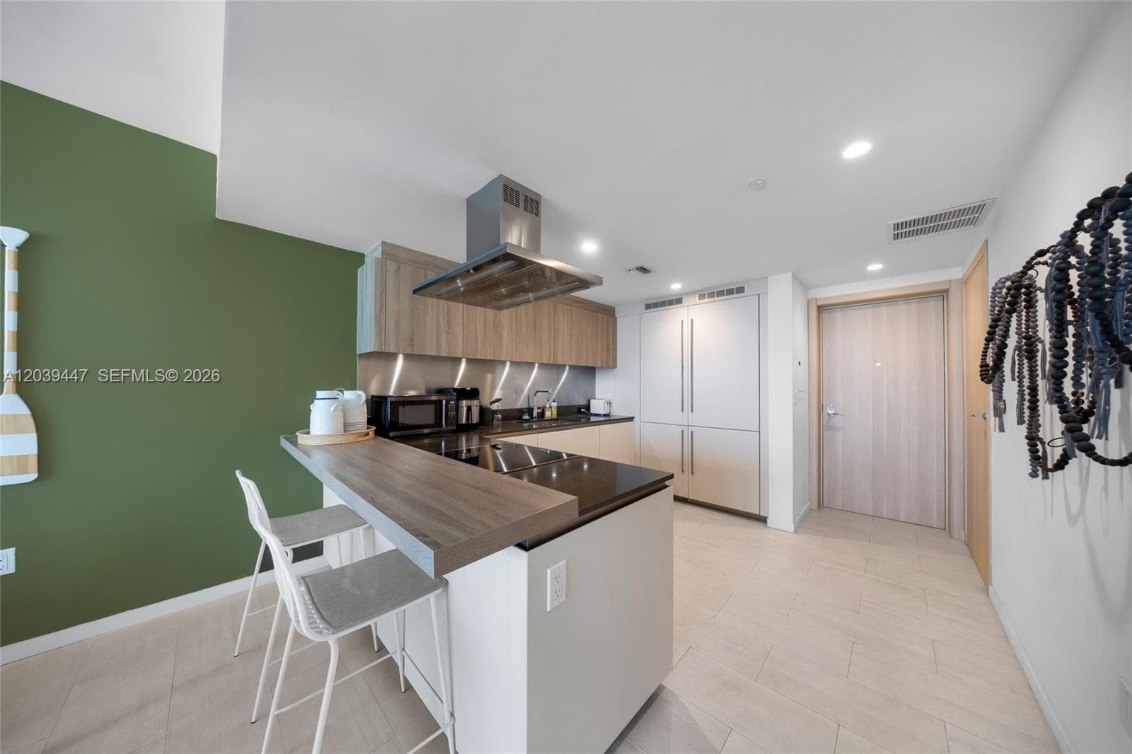 1000 Brickell Plz # 4704, Miami, FL 33131 photo 3